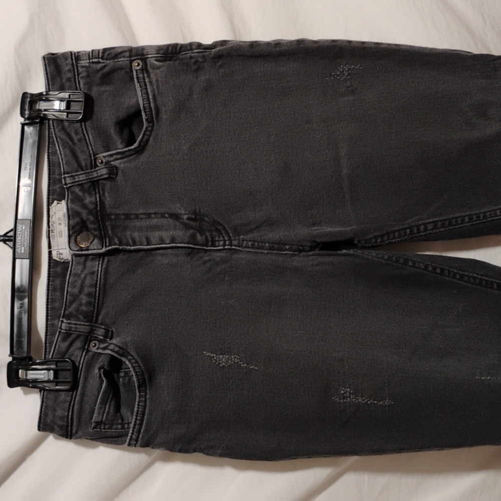 Free People Great Heights Fringed Hem Black Jeans Sz.29 Hardly Worn (A-72) - Picture 2 of 10